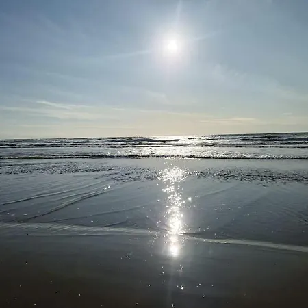 Ruime Vakantiewoning Aan De Kust 48, Op 50m Strand! Дом отдыха